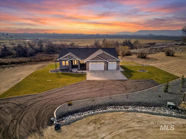 $1,175,000 | 25701 Clydesdale Lane, Parma, ID 83660