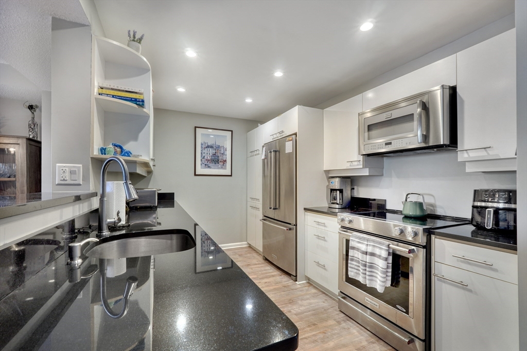 3 Seal Harbor Road, Unit 434 Winthrop, MA 02152 - Photo 11 of 39