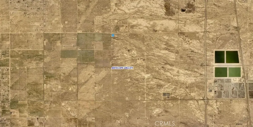 0 Avenue B Lancaster Ca Lancaster, CA 93535 - Photo 5 of 9 a bathroom with a shower