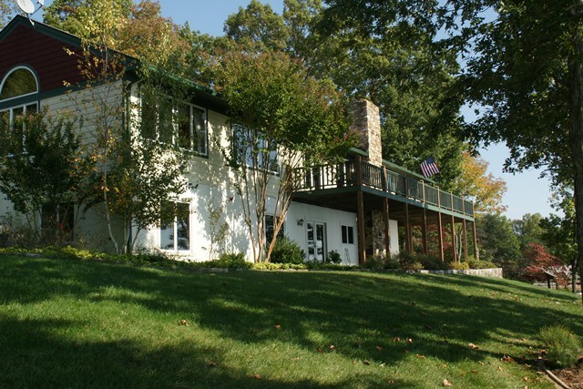 108 Aspen Road Moneta, VA 24121 - Photo 1 of 12 Rear View