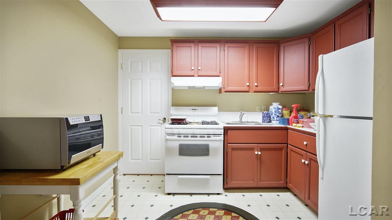 9406 Burt Road Pittsford, MI 49271 - Photo 32 of 39 50023479-31.JPG