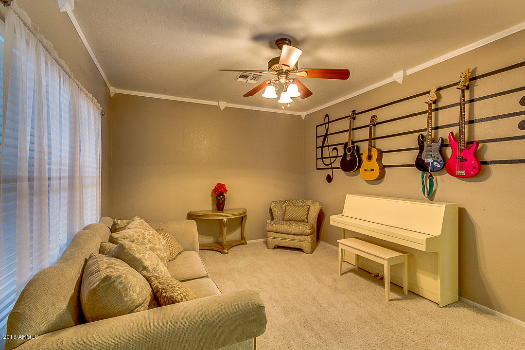 137 South Del Rancho Mesa, AZ 85120 - Photo 3 of 36 Front Living Room