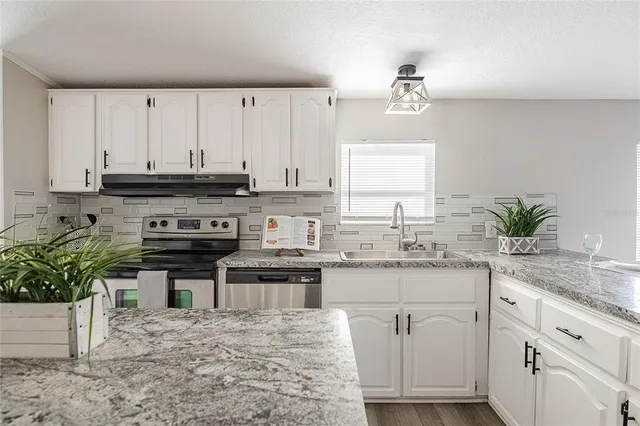 $299,900 | 952 Saddlewood Boulevard, Lakeland, FL 33809