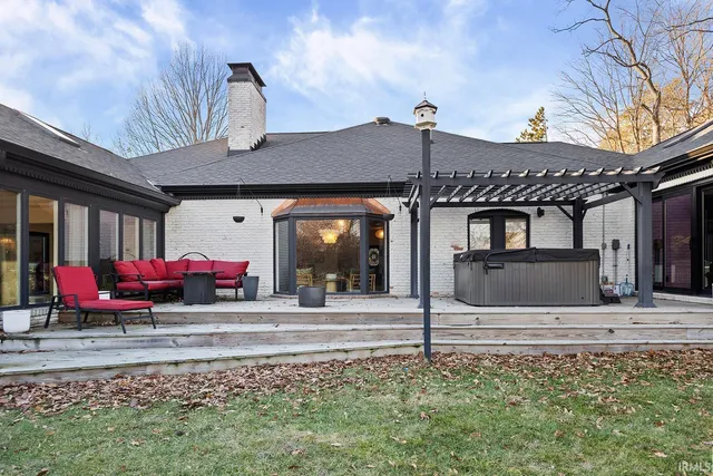 $750,000 | 52 Eagle Crest Court, West Lafayette, IN 47906