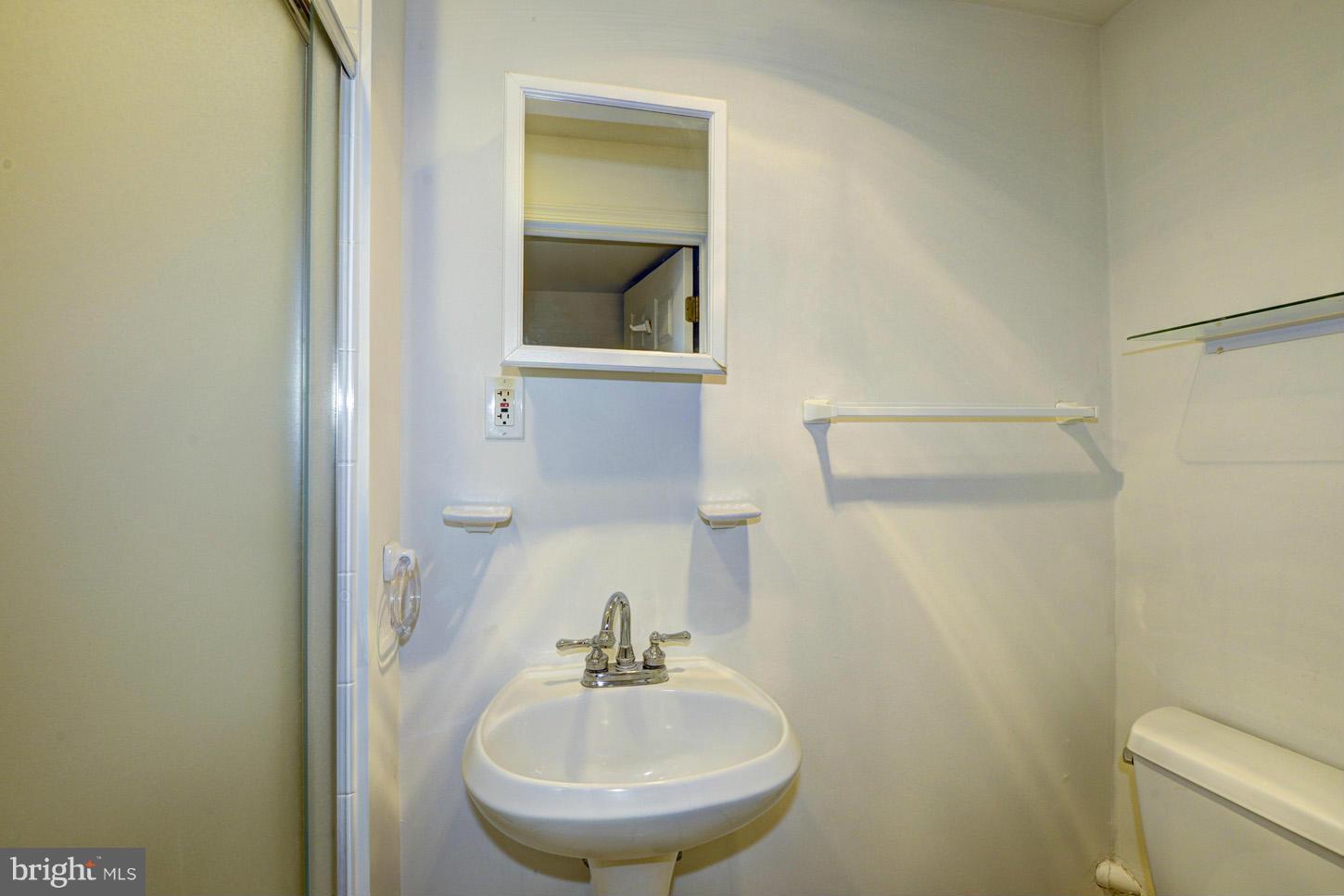 2417 Tunlaw Road Northwest Washington, DC 20007 - Photo 15 of 18 Bath