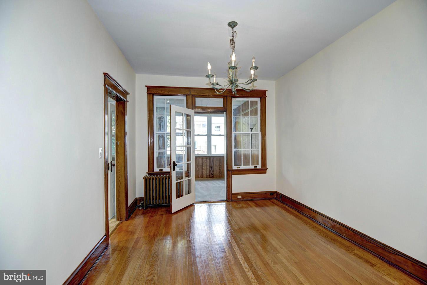 2417 Tunlaw Road Northwest Washington, DC 20007 - Photo 4 of 18 Living Room