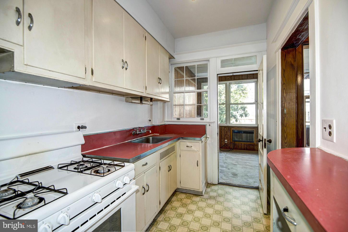 2417 Tunlaw Road Northwest Washington, DC 20007 - Photo 6 of 18 Kitchen