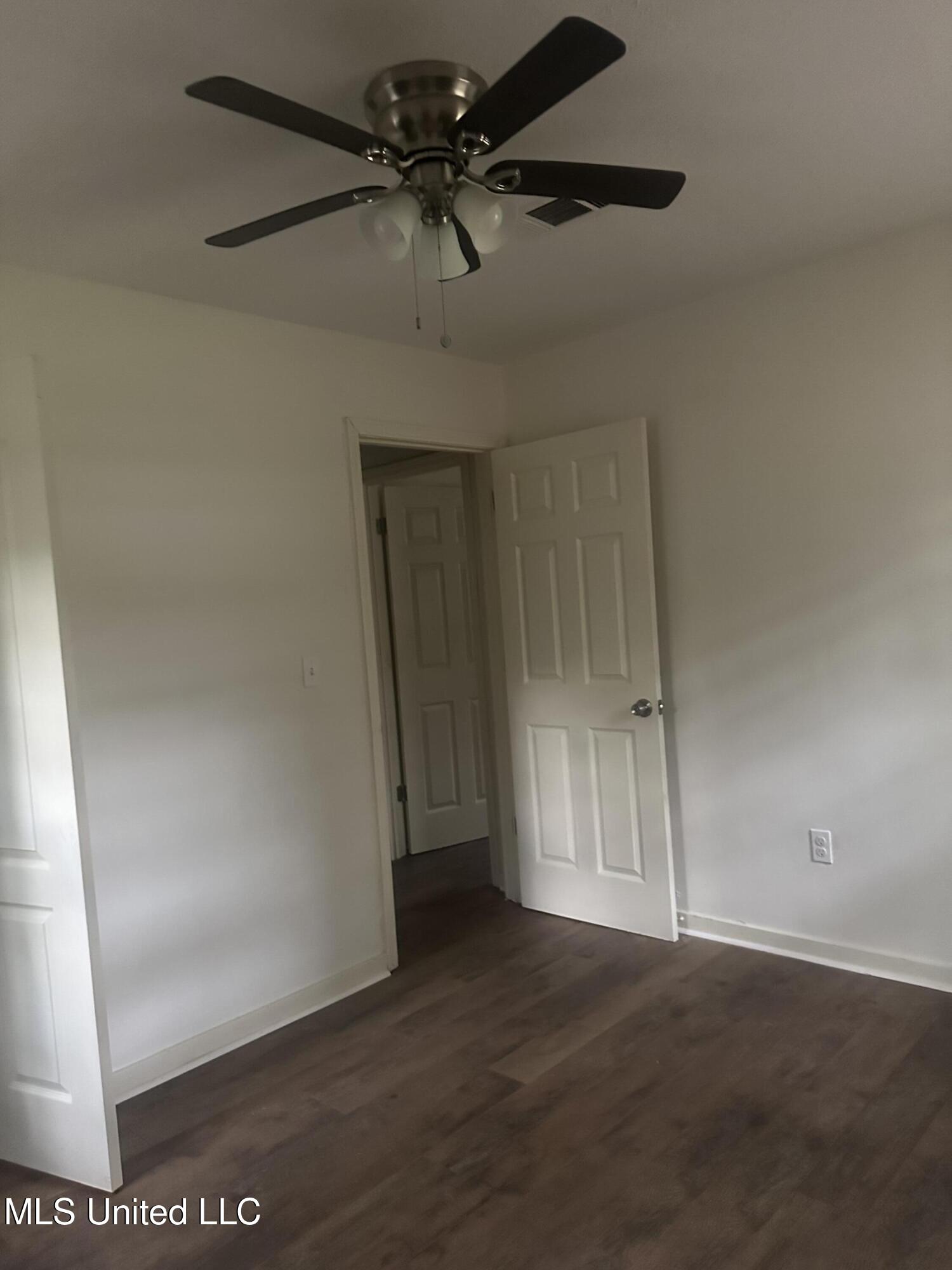 410 Oneida Avenue Jackson, MS 39212 - Photo 11 of 22 IMG_2968