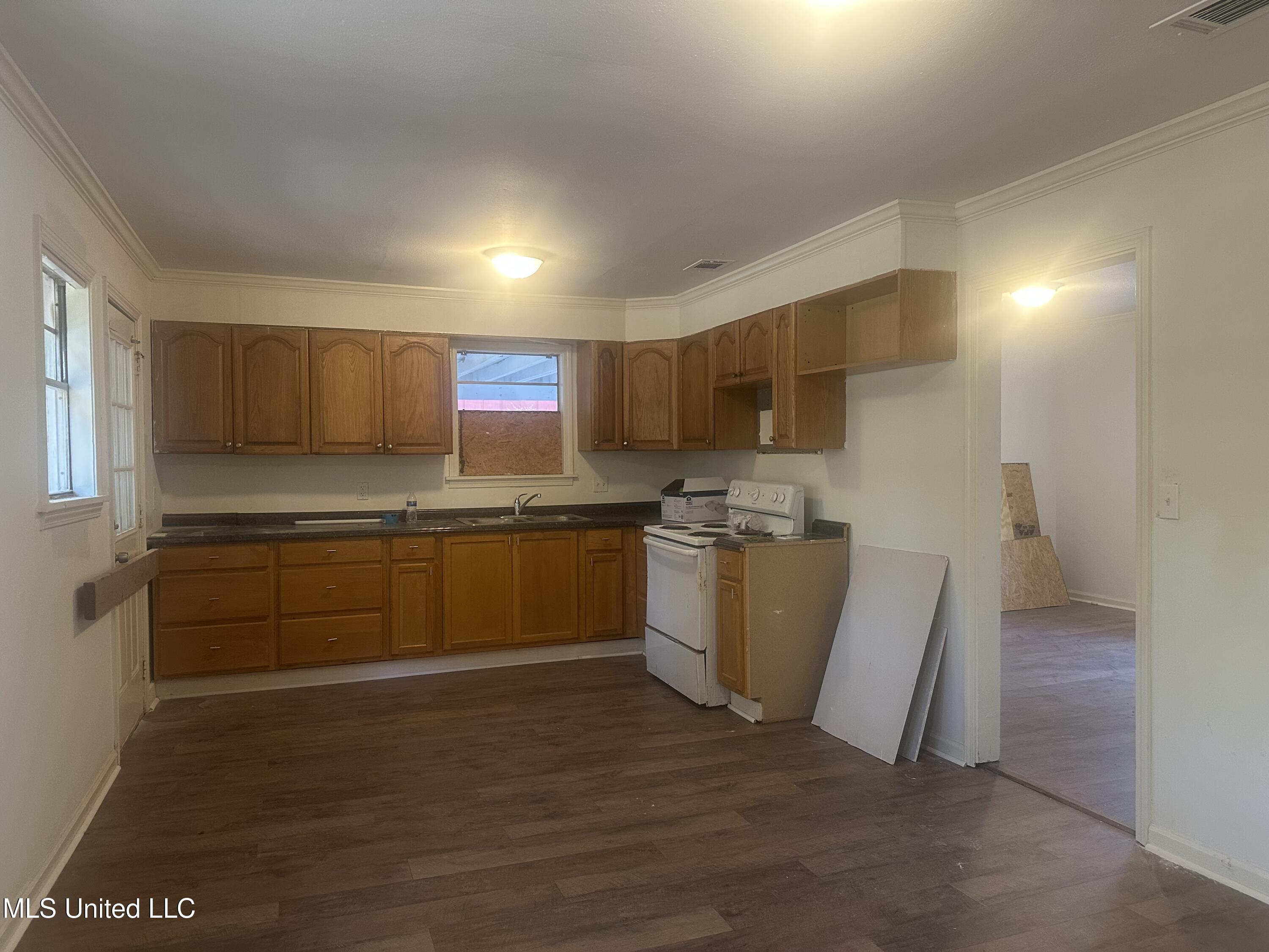 410 Oneida Avenue Jackson, MS 39212 - Photo 4 of 22 IMG_3821