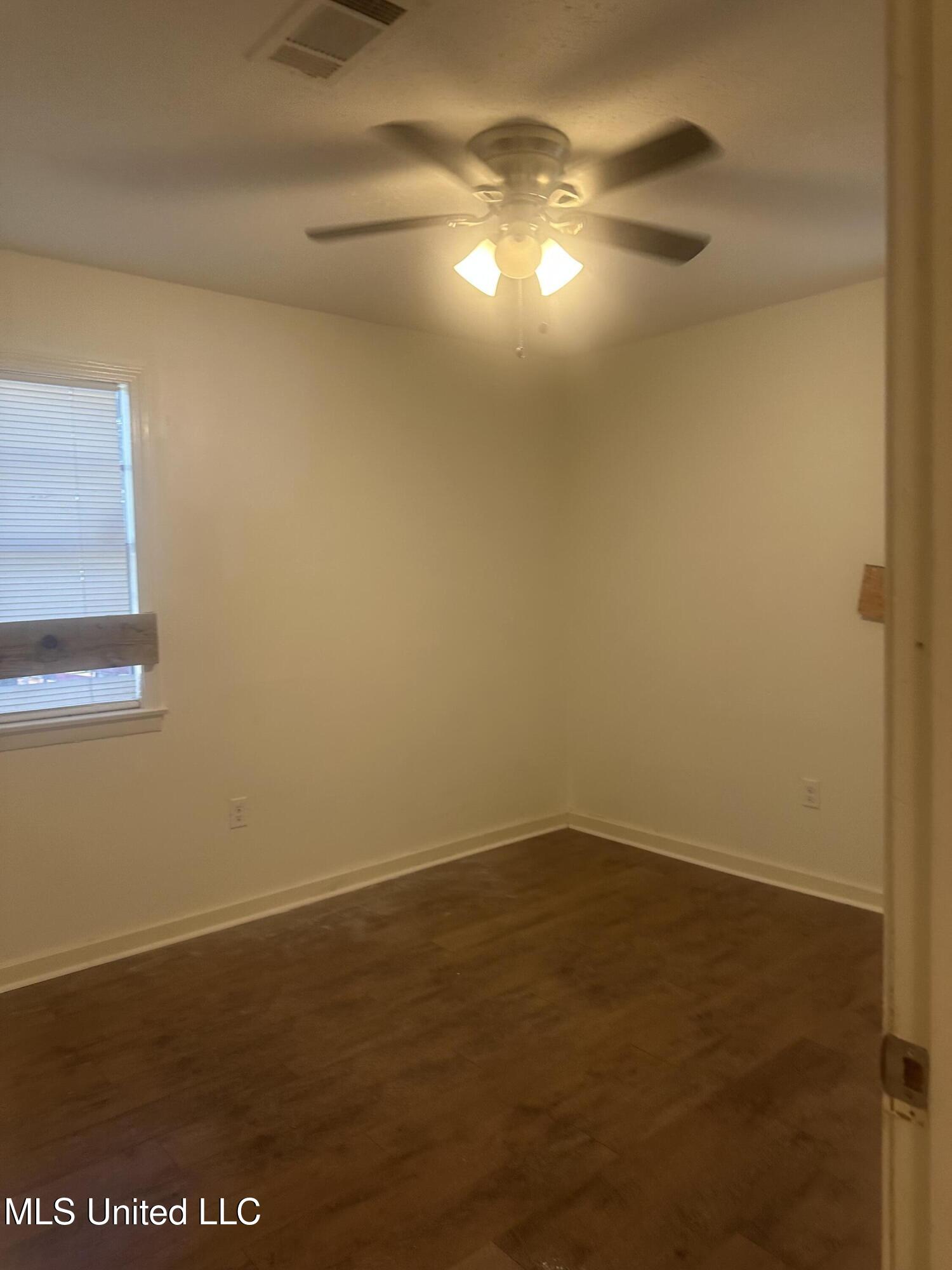 410 Oneida Avenue Jackson, MS 39212 - Photo 5 of 22 IMG_3819