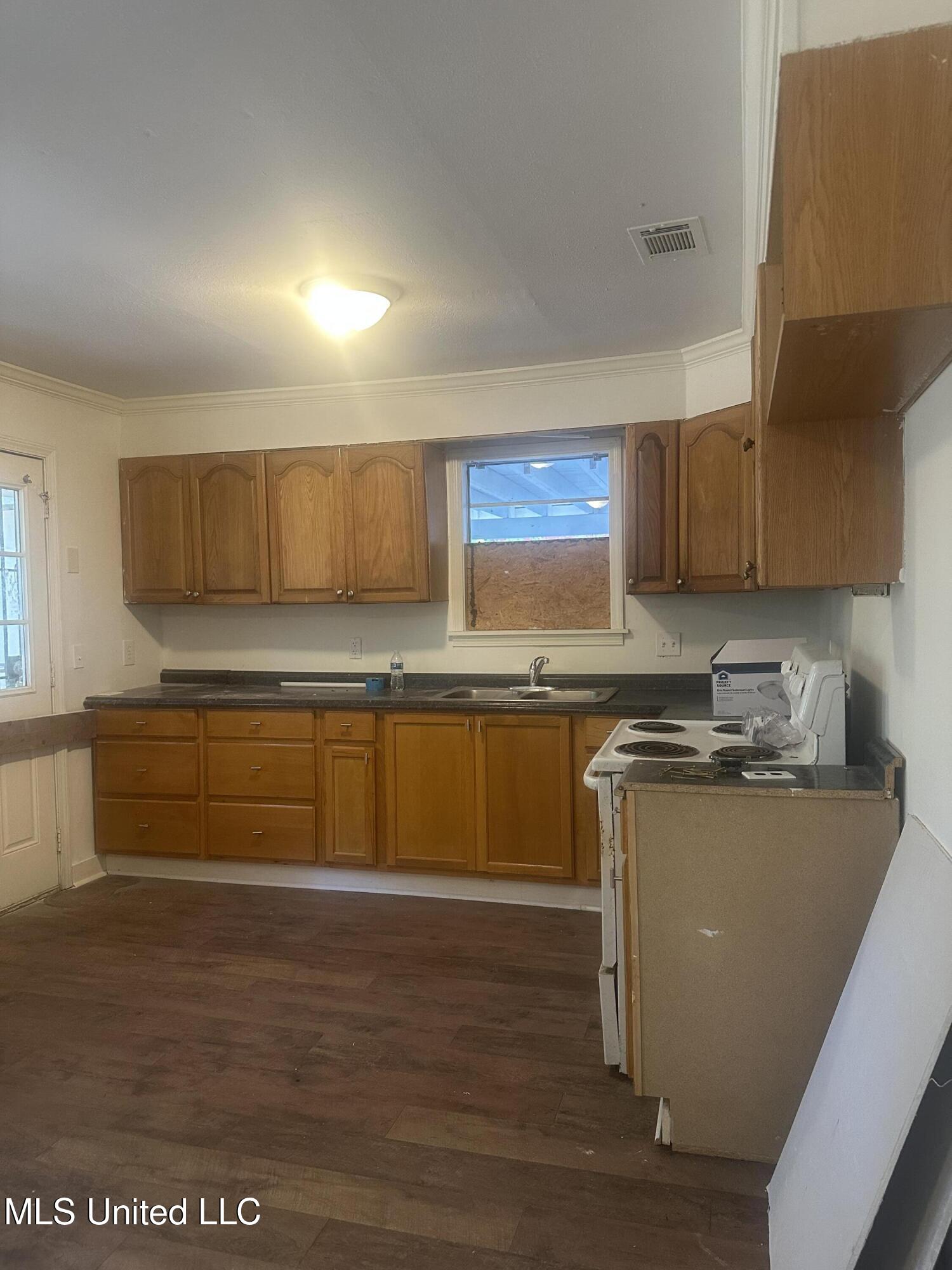 410 Oneida Avenue Jackson, MS 39212 - Photo 6 of 22 IMG_3820