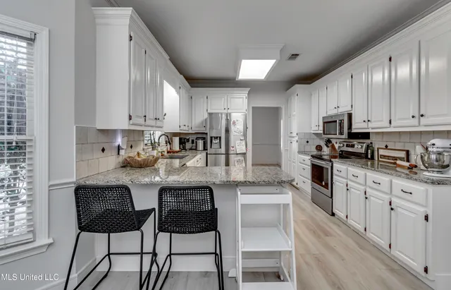 $345,000 | 551 Cliffview Drive, Brandon, MS 39047