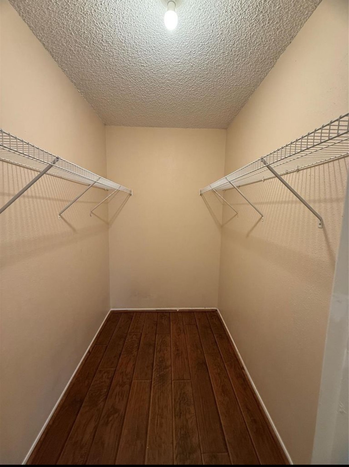 4027 Summit Valley Drive Houston, TX 77082 - Photo 11 of 24