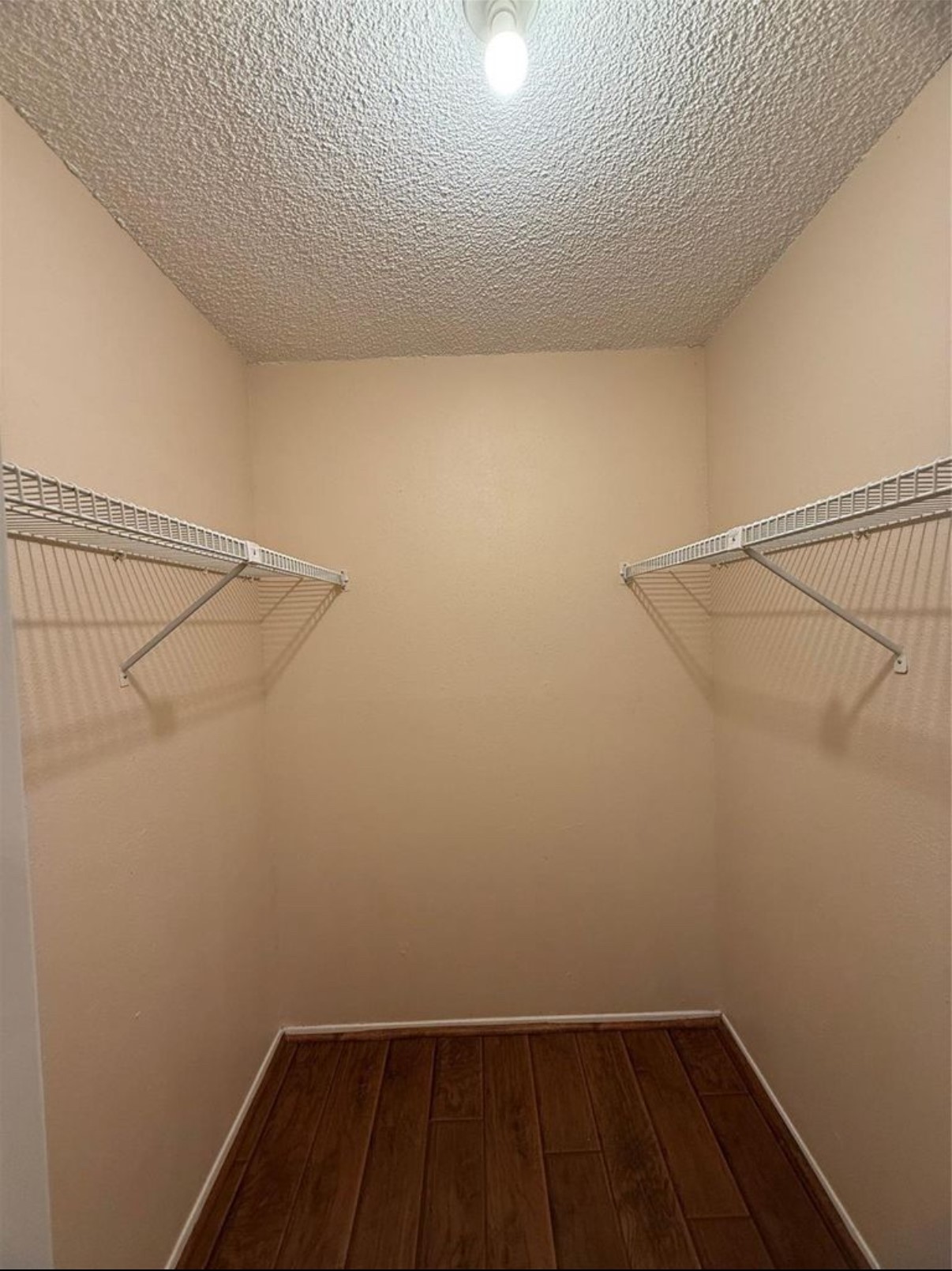 4027 Summit Valley Drive Houston, TX 77082 - Photo 16 of 24