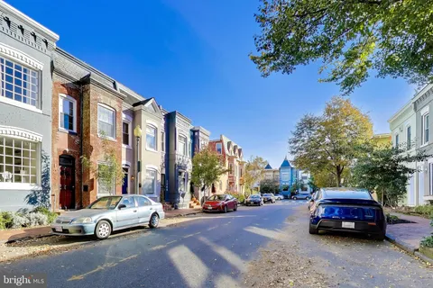 a car parked in front of a building