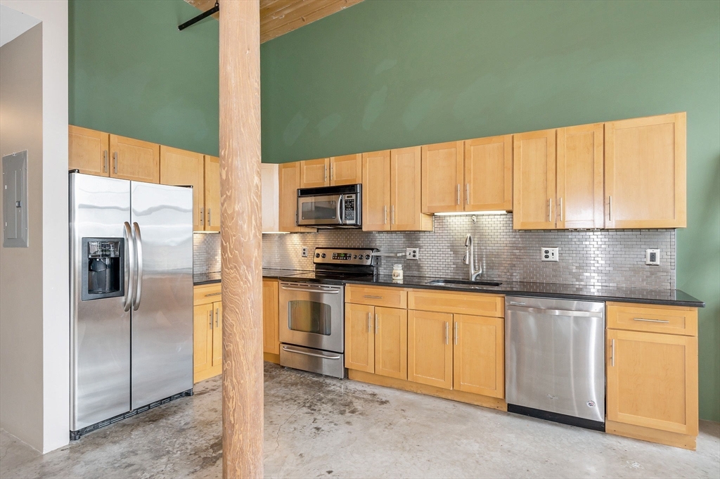 35 Riverwalk Way, Unit R306 Lowell, MA 01854 - Photo 12 of 39 Gallery Image 12