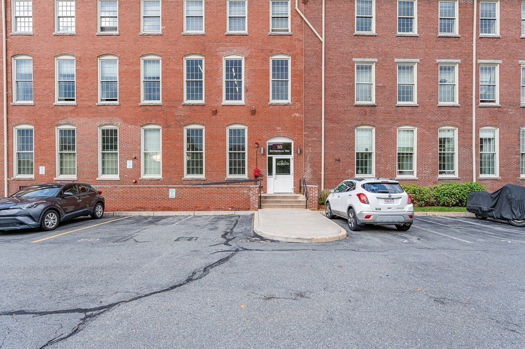 35 Riverwalk Way, Unit R306 Lowell, MA 01854 - Photo 2 of 39 Gallery Image 2