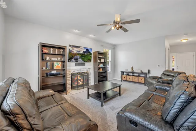 $479,000 | 316 Gregory M Sears Drive, Gilberts, IL 60136