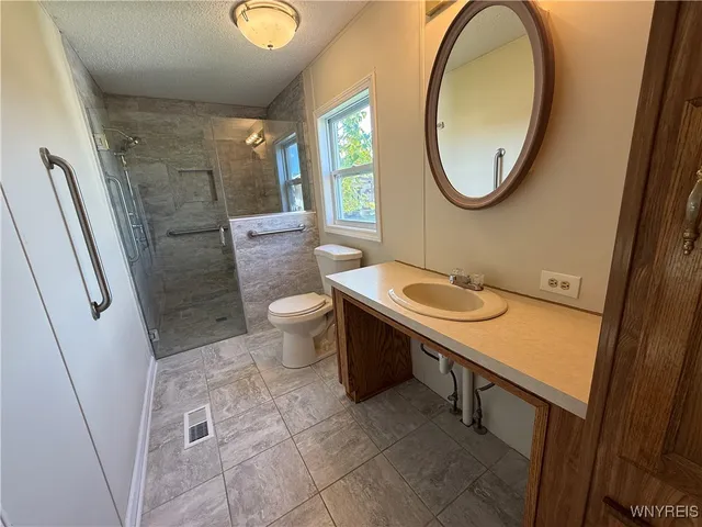 $99,900 | 8 Holly Lane, Cheektowaga, NY 14227