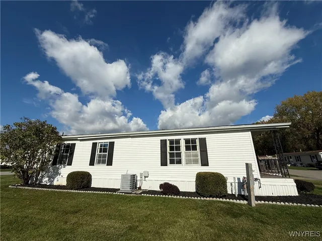 $99,900 | 8 Holly Lane, Cheektowaga, NY 14227