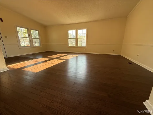 $99,900 | 8 Holly Lane, Cheektowaga, NY 14227