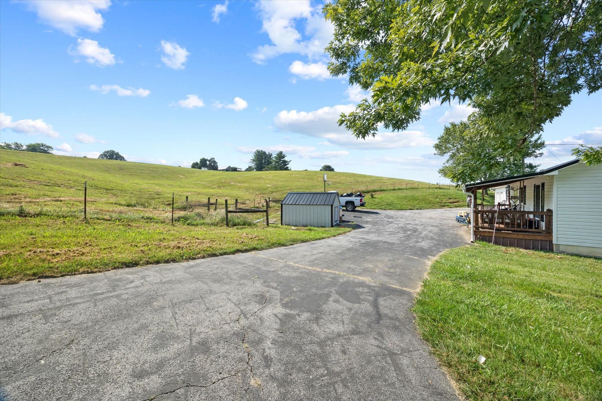 3135 Mullins Road Byrdstown, TN 38549 - Photo 17 of 31 Gallery Image 17
