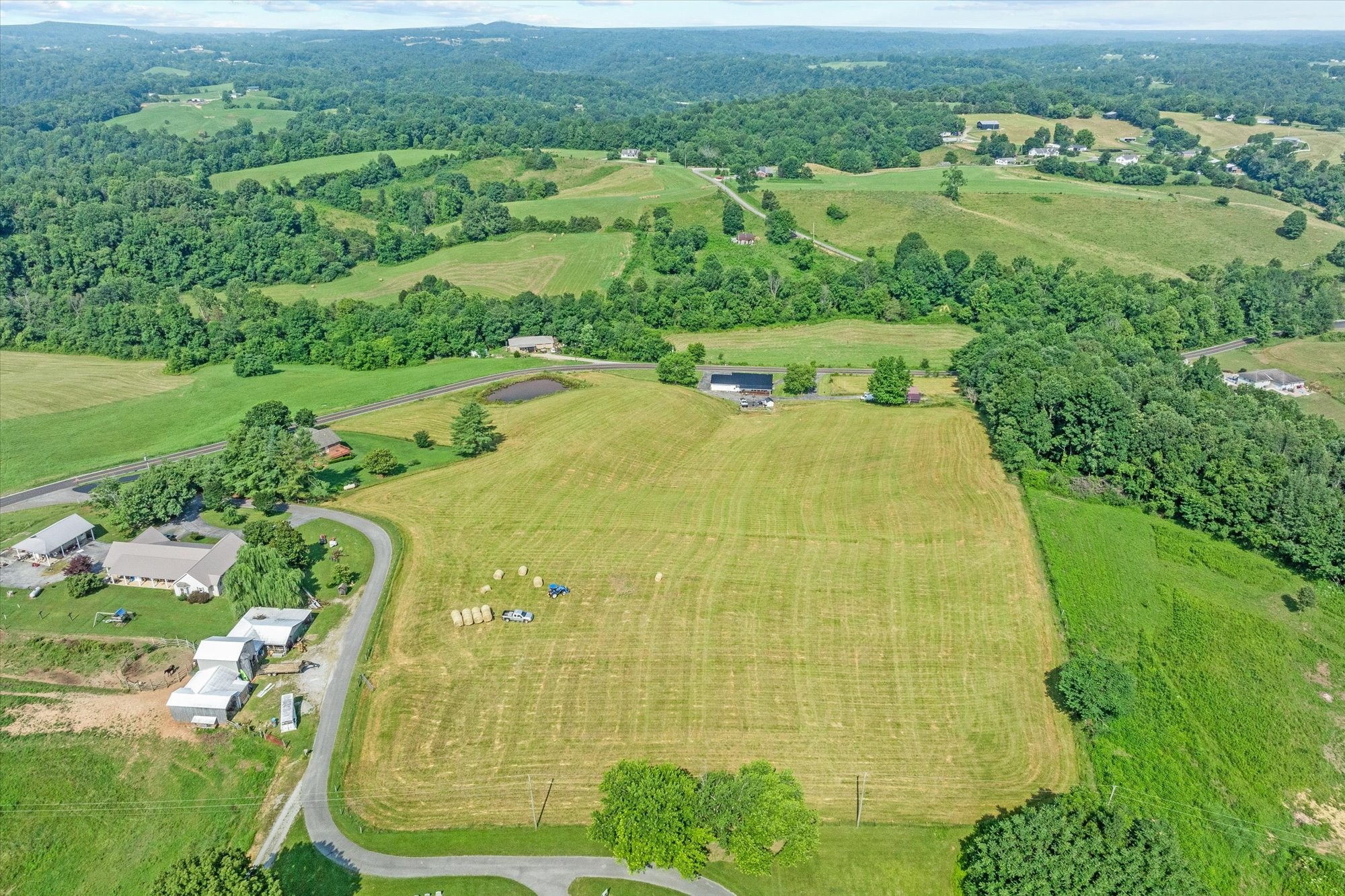 3135 Mullins Road Byrdstown, TN 38549 - Photo 26 of 31 Gallery Image 26