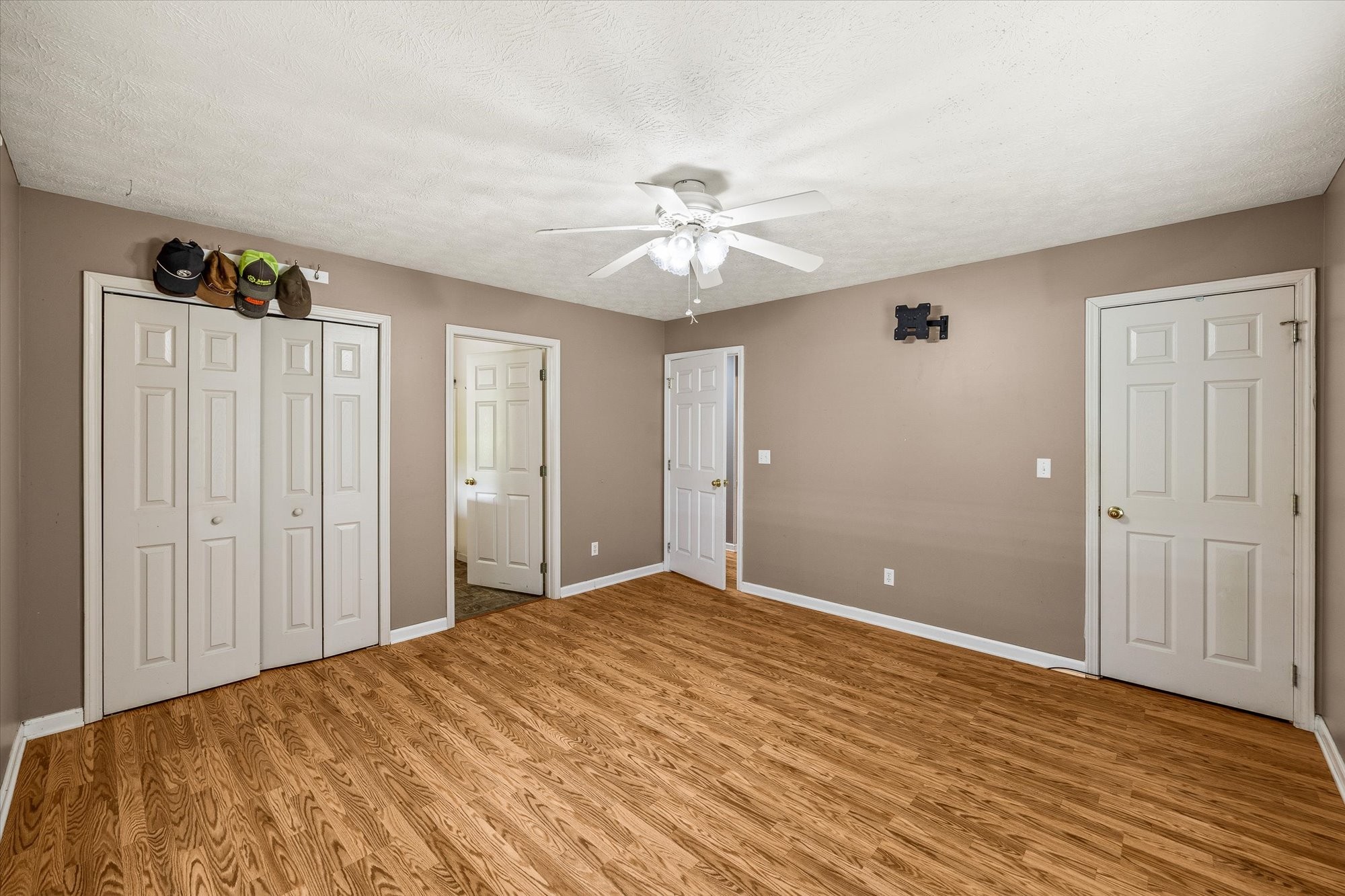 3135 Mullins Road Byrdstown, TN 38549 - Photo 9 of 31 Gallery Image 9