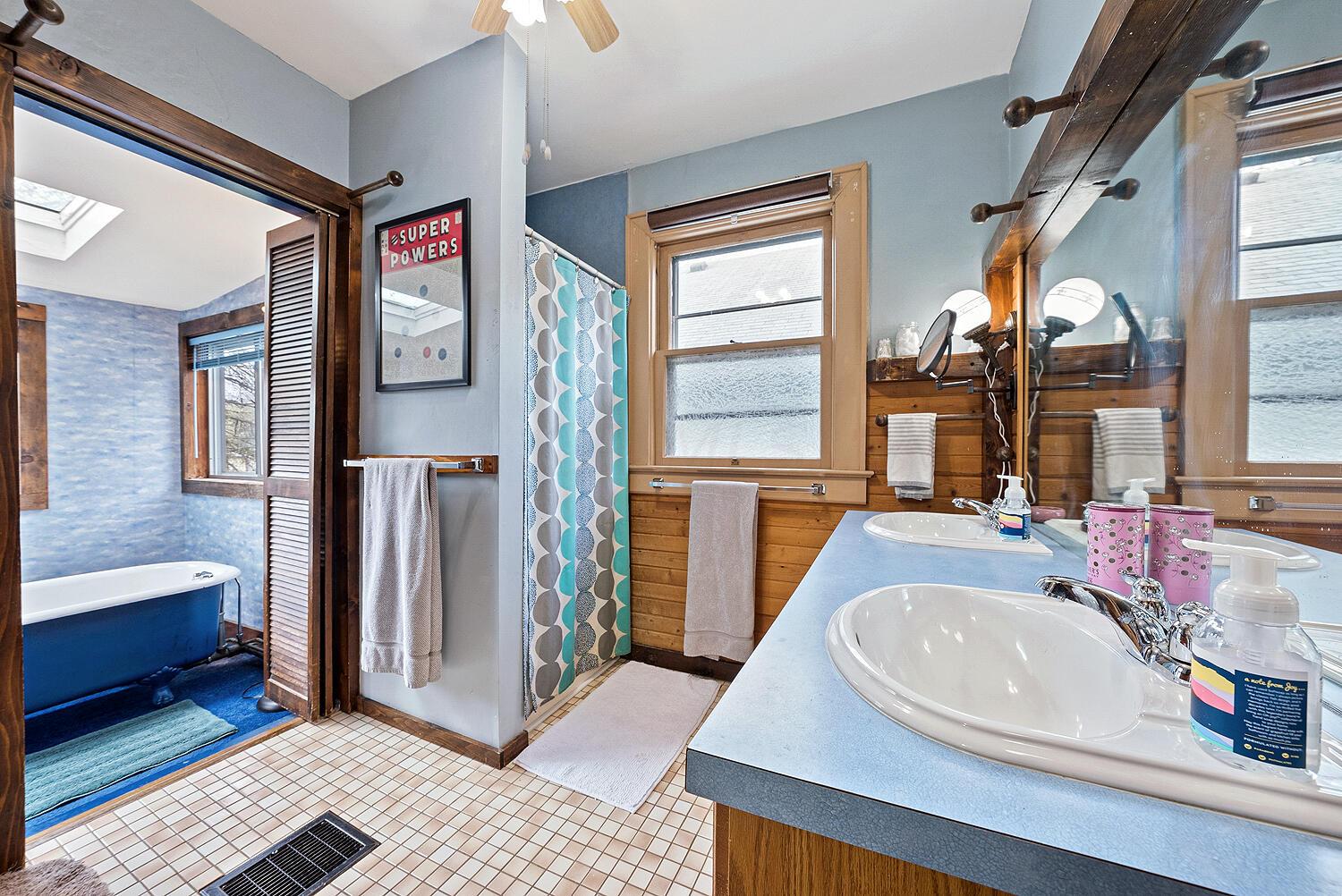 61 Brighton Road Columbus, OH 43202 - Photo 29 of 41 30 Second Floor Hall Full Bath
