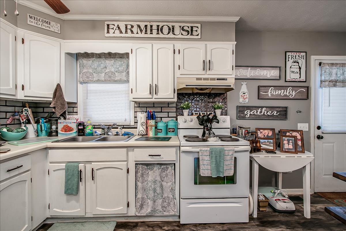 608 Cross Community Road Bristol, TN 37620 - Photo 12 of 28 Cross Community-14