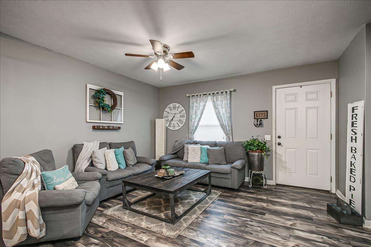 608 Cross Community Road Bristol, TN 37620 - Photo 3 of 28 Cross Community-5