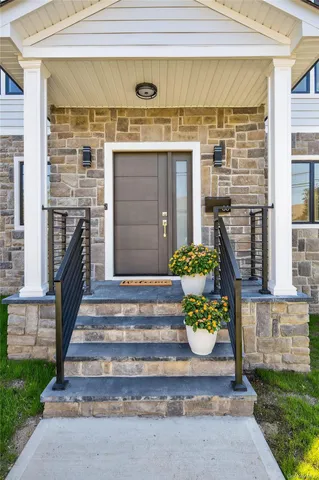 $2,185,000 | 80 Clapham Avenue, Manhasset, NY 11030