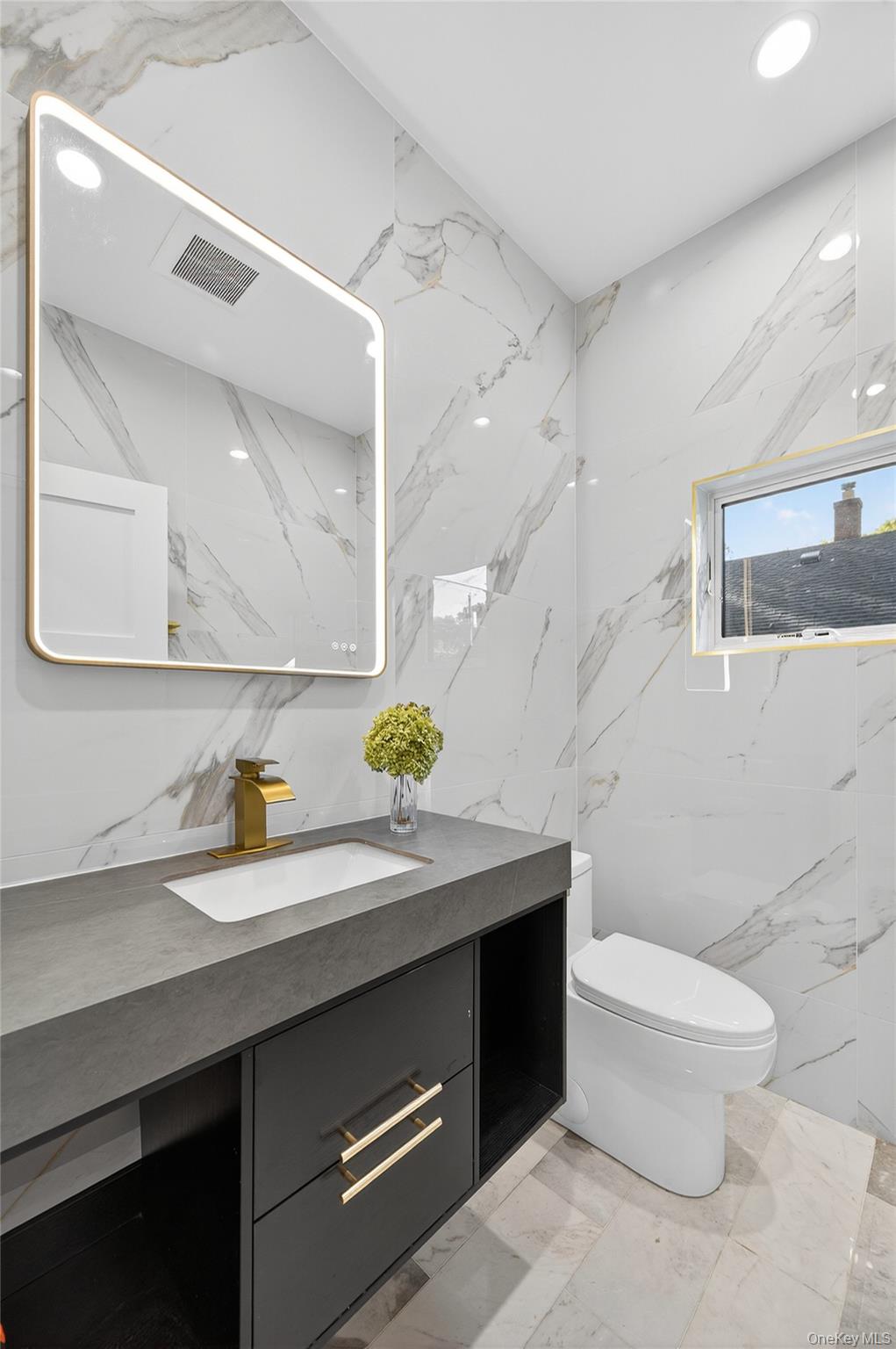 80 Clapham Avenue Manhasset, NY 11030 - Photo 14 of 31 Powder Room