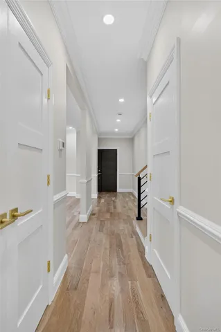 $2,185,000 | 80 Clapham Avenue, Manhasset, NY 11030