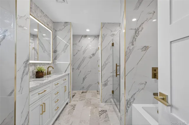 $2,185,000 | 80 Clapham Avenue, Manhasset, NY 11030