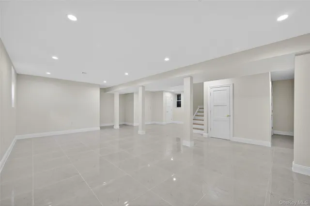 $2,185,000 | 80 Clapham Avenue, Manhasset, NY 11030