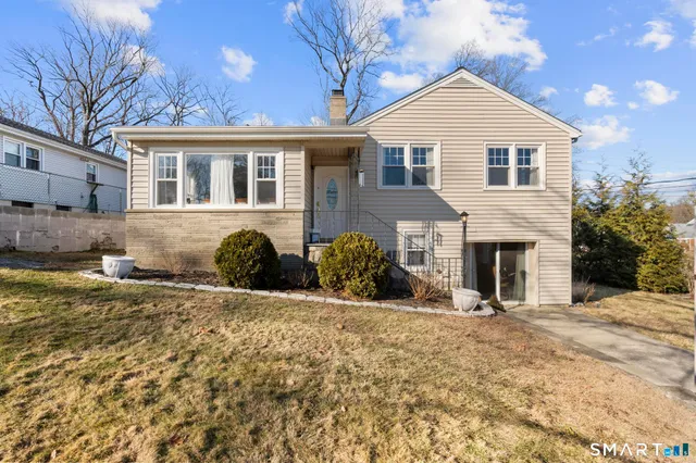 $3,200 | 540 Lakeside Drive, Bridgeport, CT 06606