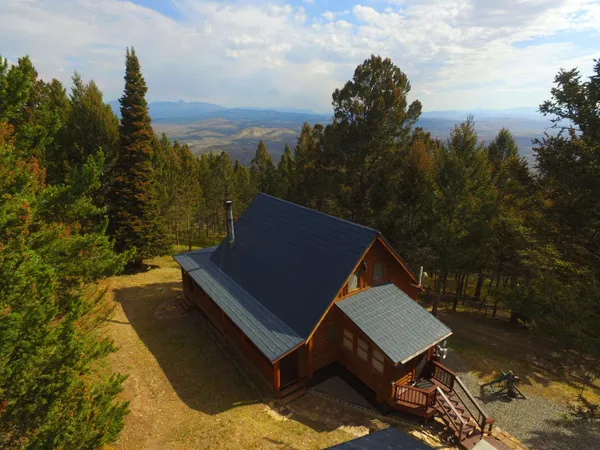$750,500 | 44 Porcupine Drive, Dubois, WY 82513