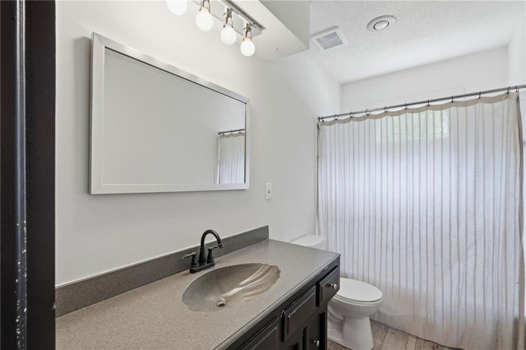 11809 Rosehill Road Overland Park, KS 66210 - Photo 25 of 38