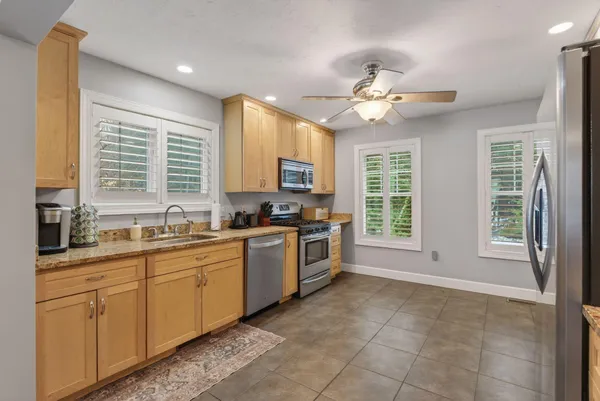 $1,700,000 | 36 Whittemore Cove Road, Raymond, ME 04071