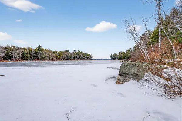 $1,700,000 | 36 Whittemore Cove Road, Raymond, ME 04071