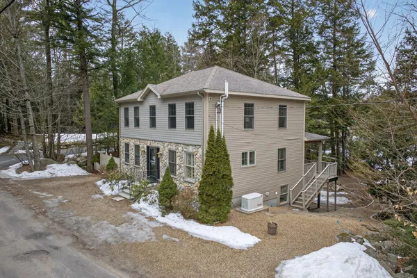 $1,700,000 | 36 Whittemore Cove Road, Raymond, ME 04071