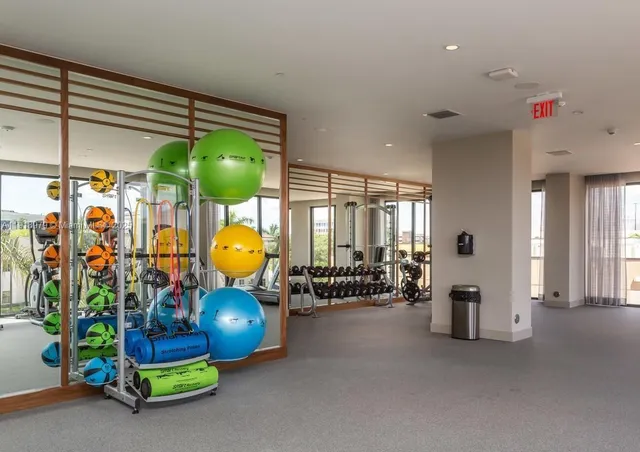 a close up view of a washer and dryer