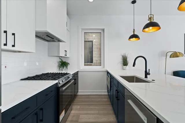 $699,500 | 2636 West Evergreen Avenue, Unit 1, Chicago, IL 60622