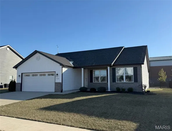 $425,000 | 3502 Chippewa Drive, Belleville, IL 62221