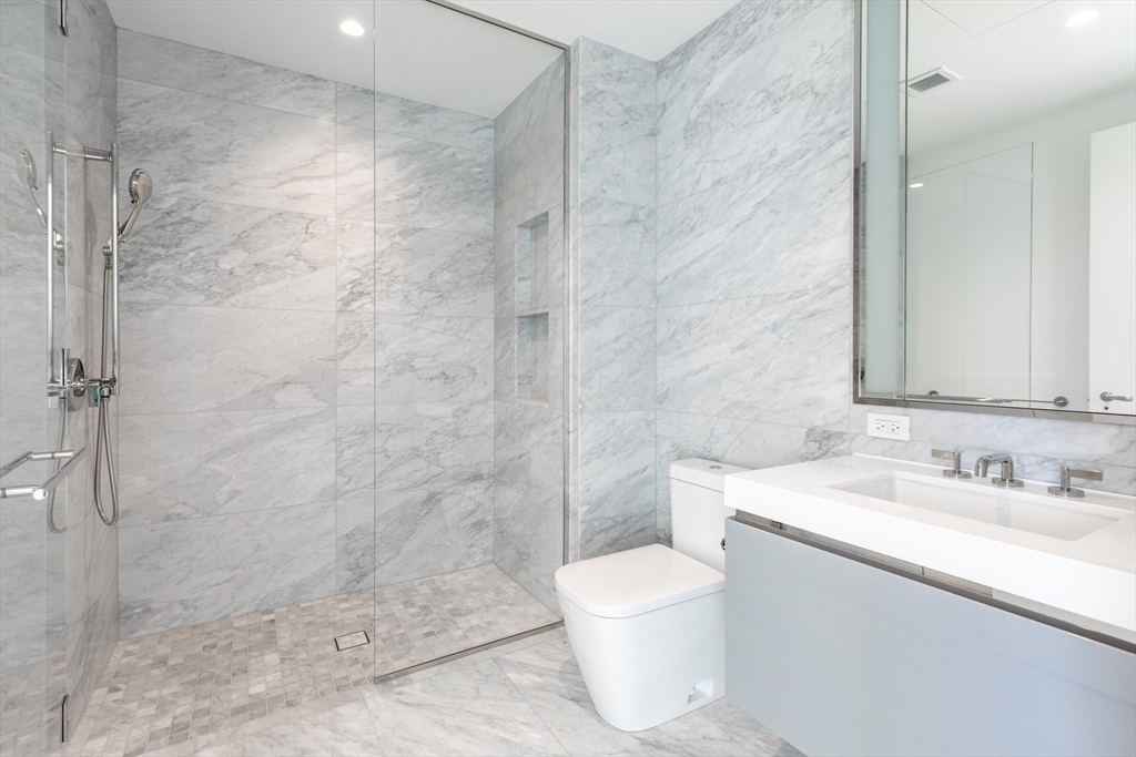 682 Atlantic Avenue, Unit 3710A Boston, MA 02111 - Photo 19 of 42