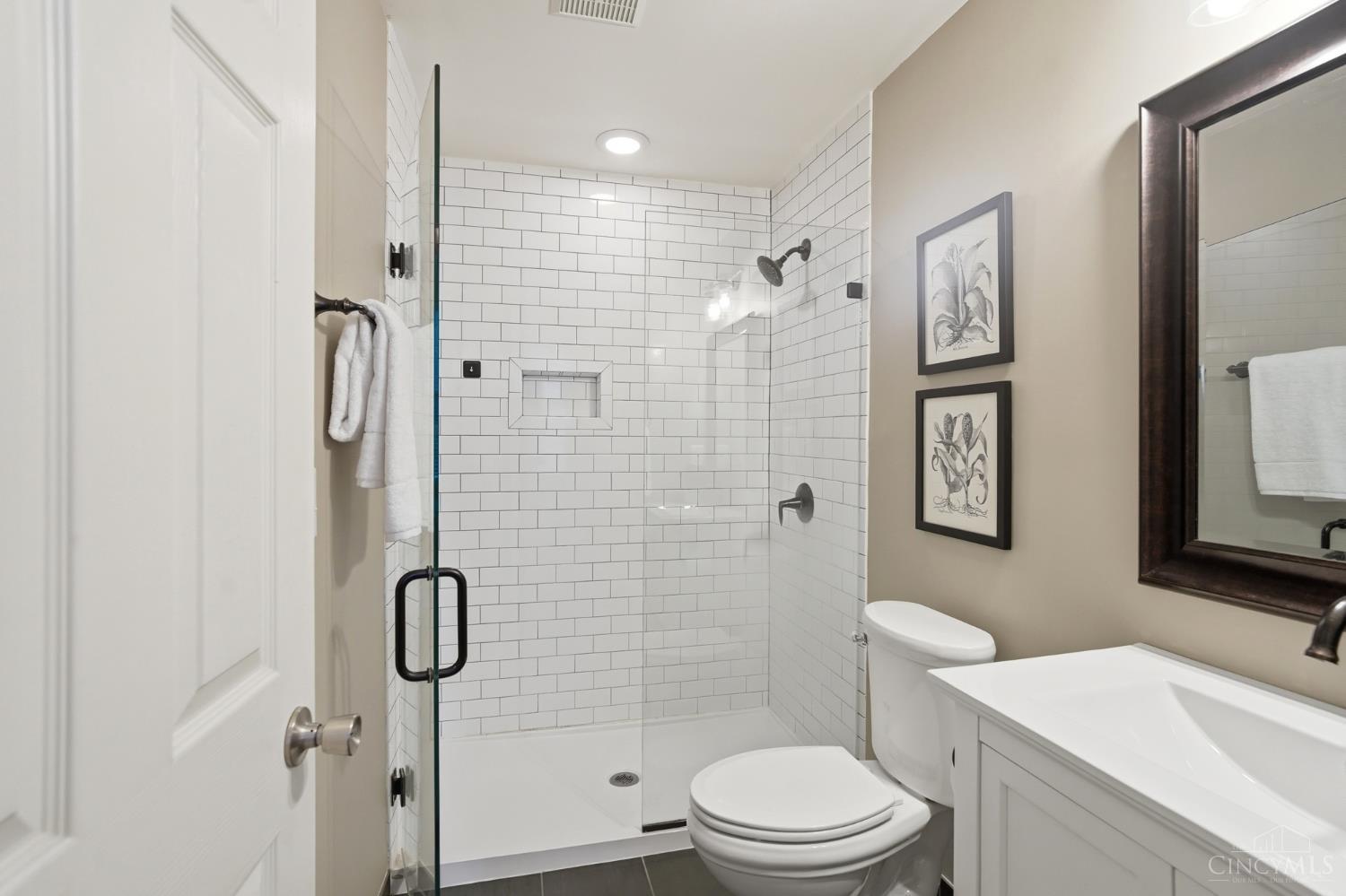 2156 Gilbert Avenue, Unit B Cincinnati, OH 45206 - Photo 10 of 20