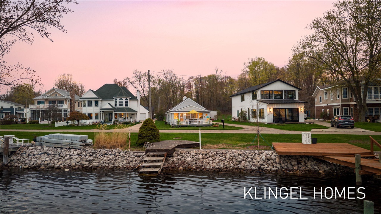 16527 Lakeview Street Spring Lake, MI 49456 - Photo 36 of 44
