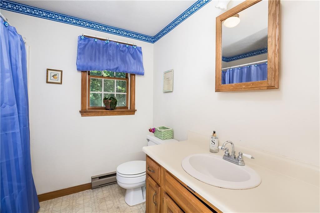 47 Middle Road Kennebunk, ME 04043 - Photo 22 of 31 Upstairs Bath