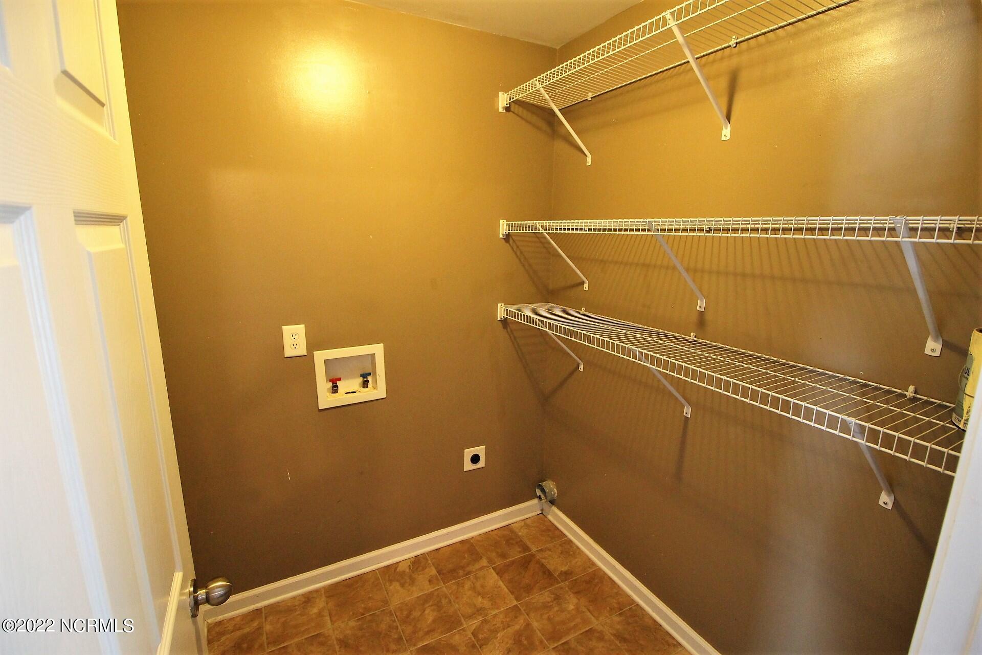 143 Apache Trail Havelock, NC 28532 - Photo 16 of 27 Laundry Room
